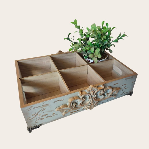 Organizator vintage cu detalii rafinate