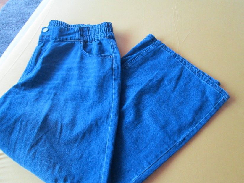 blugi albastri largi