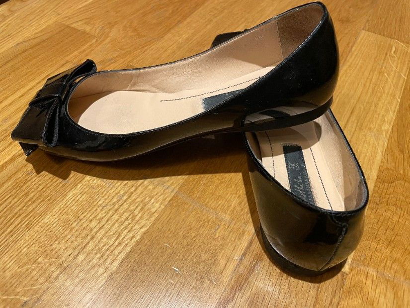 Balerini Cristhelen B. din Piele Lacuita