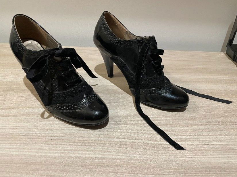 Pantof Amanda stil Vintage, cu toc