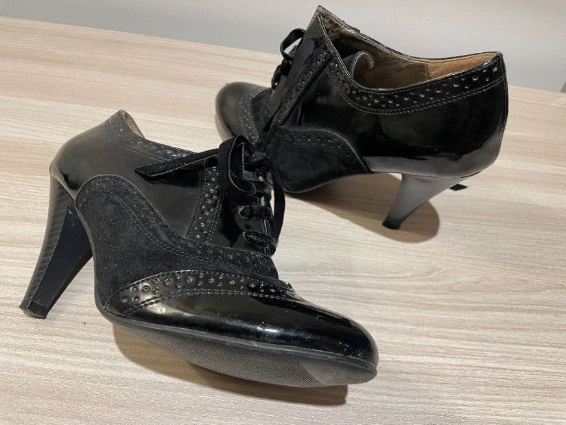 Pantof Amanda stil Vintage, cu toc