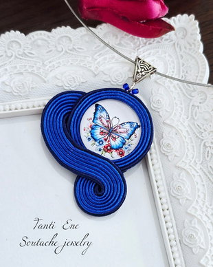 Pandantiv soutache albastru cu fluture