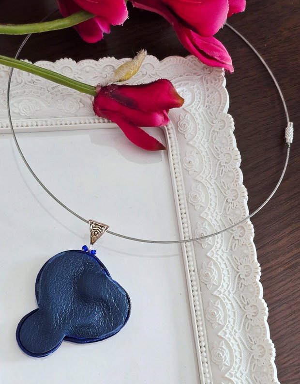 Pandantiv soutache albastru cu fluture