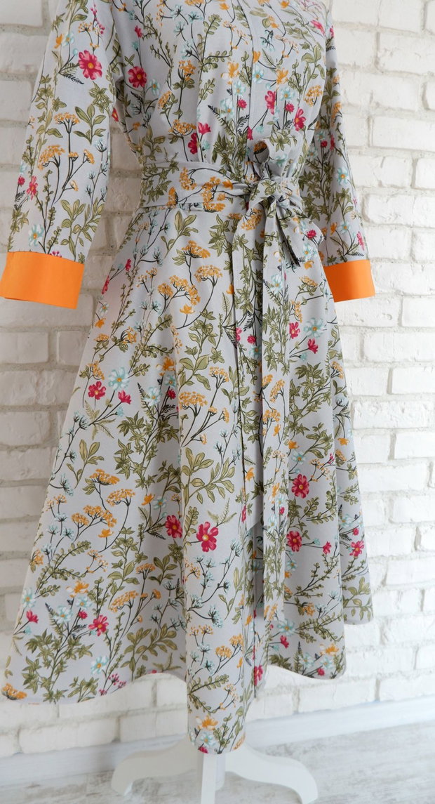 Rochie Camasa Flori de Camp pe Fond Gri