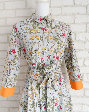 Rochie Camasa Flori de Camp pe Fond Gri