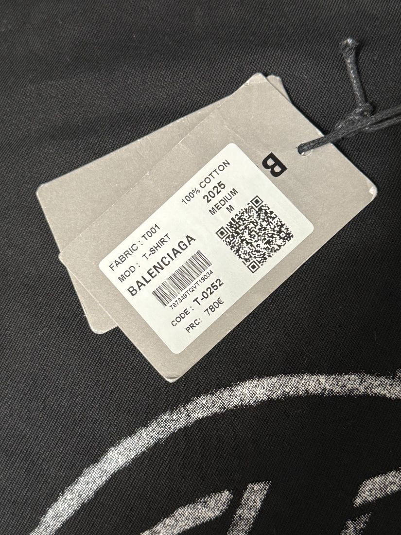 Vând tricou balenciaga