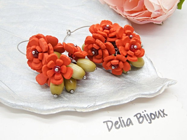 Cercei handmade cu flori rosii (cod1401)