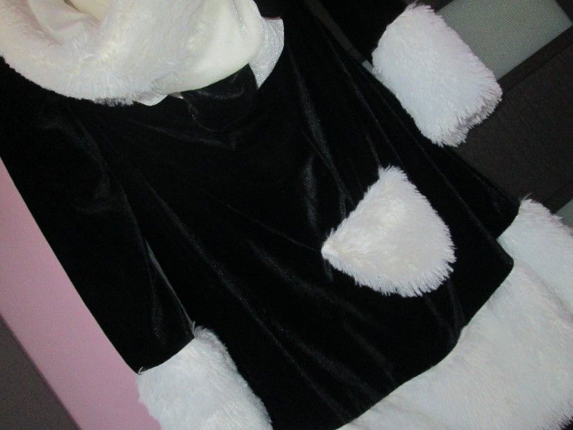 rochie divertisment alb/negru  cu gluga