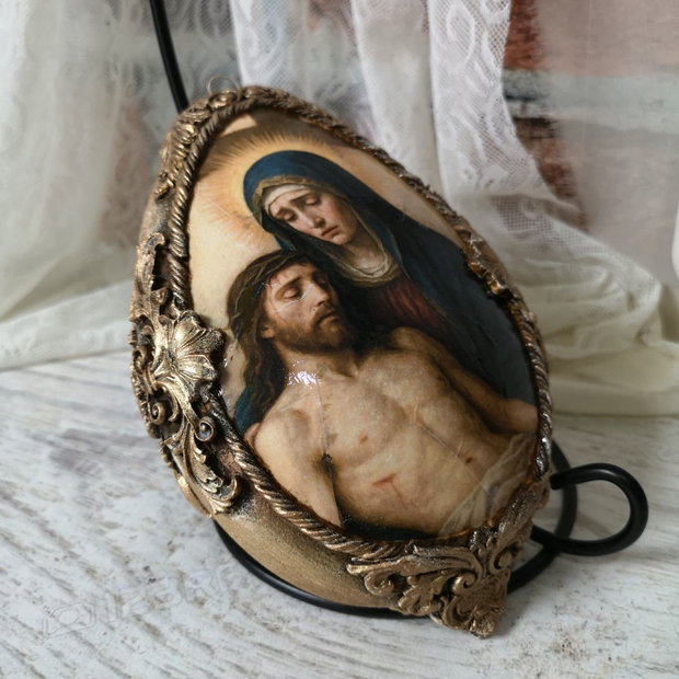 Ou decorat manual, tematica religioasa - cadou pentru Paste