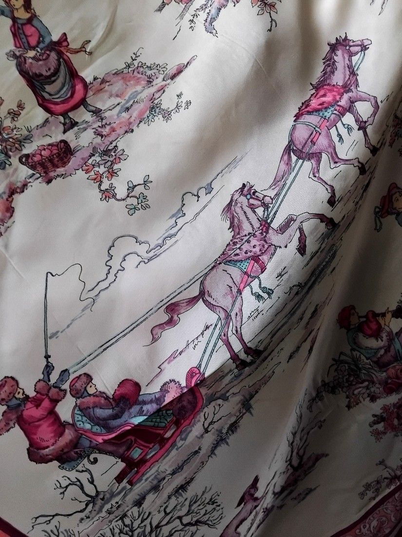 Esarfa matase cu print din povesti