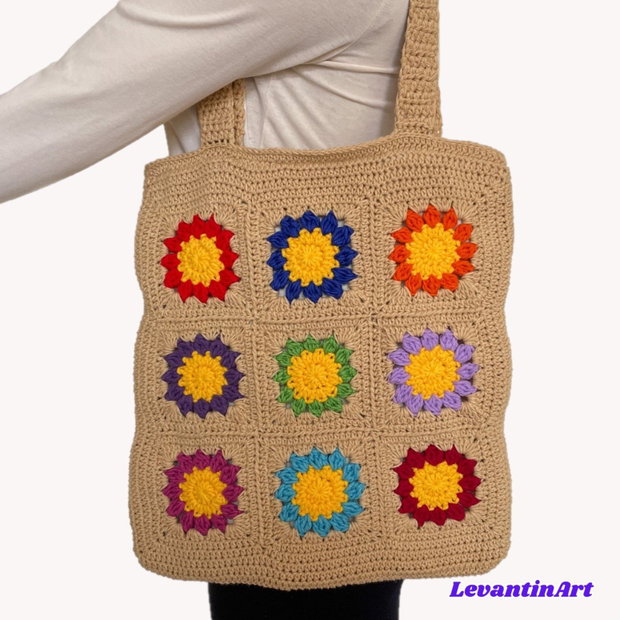 Geantă mare de umăr croșetată manual practică, versatilă, personalizabilă, cu flori decorative. LA COMANDA