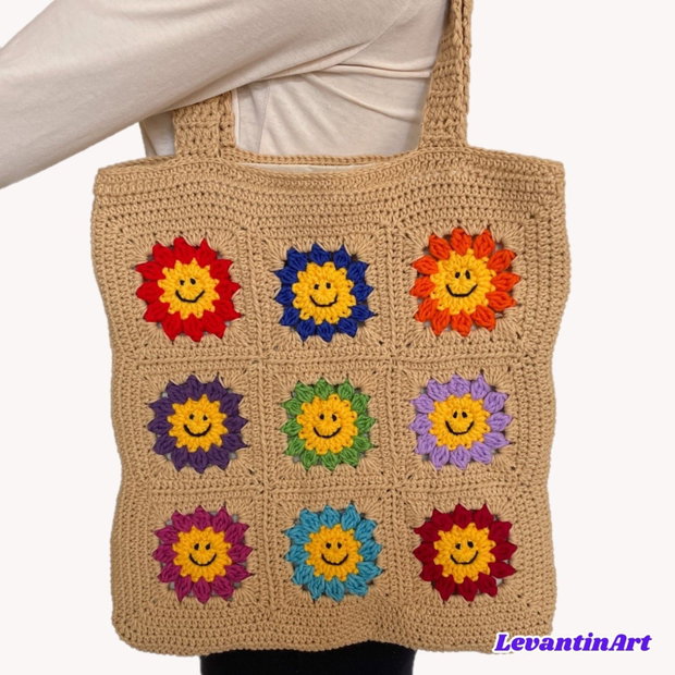 Geantă mare de umăr croșetată manual practică, versatilă, personalizabilă, cu flori decorative. LA COMANDA