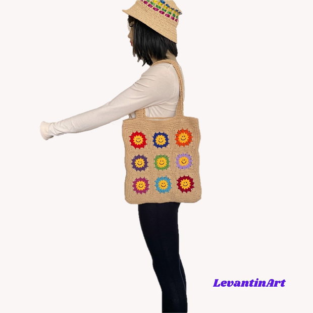 Geantă mare de umăr croșetată manual practică, versatilă, personalizabilă, cu flori decorative. LA COMANDA