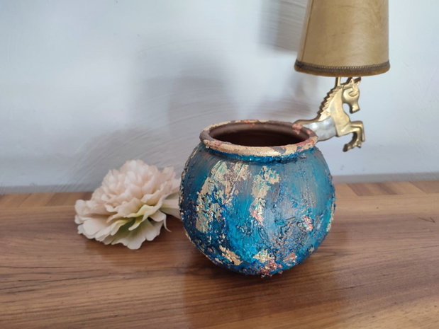 Vaza ceramica-Vasul care păstrează lumina apusului