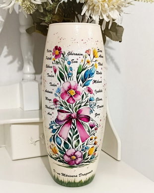 Vază personalizată cu iepuraș floral  cadou pentru educatoare sau învățătoare
