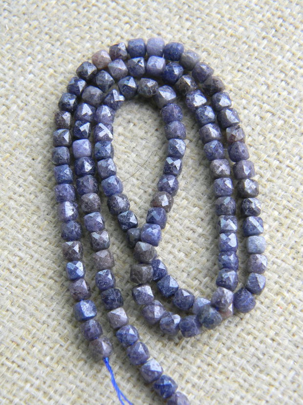 Safir cubulete 4 mm (IJ1)