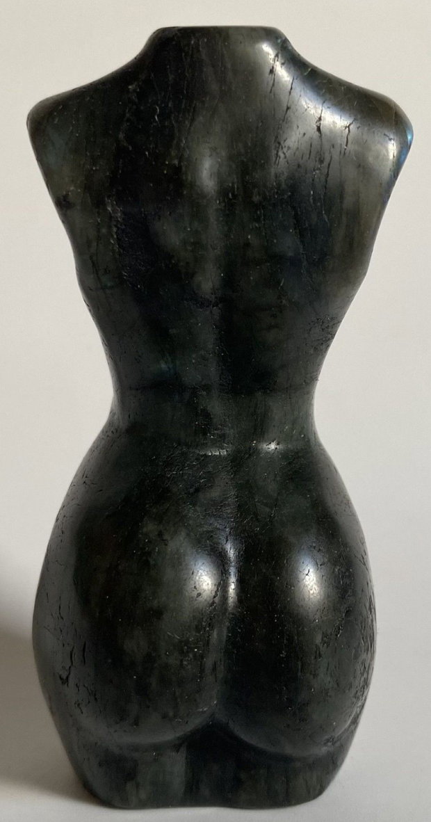 Labradorit - Sculptura nud piatra semipretioasa