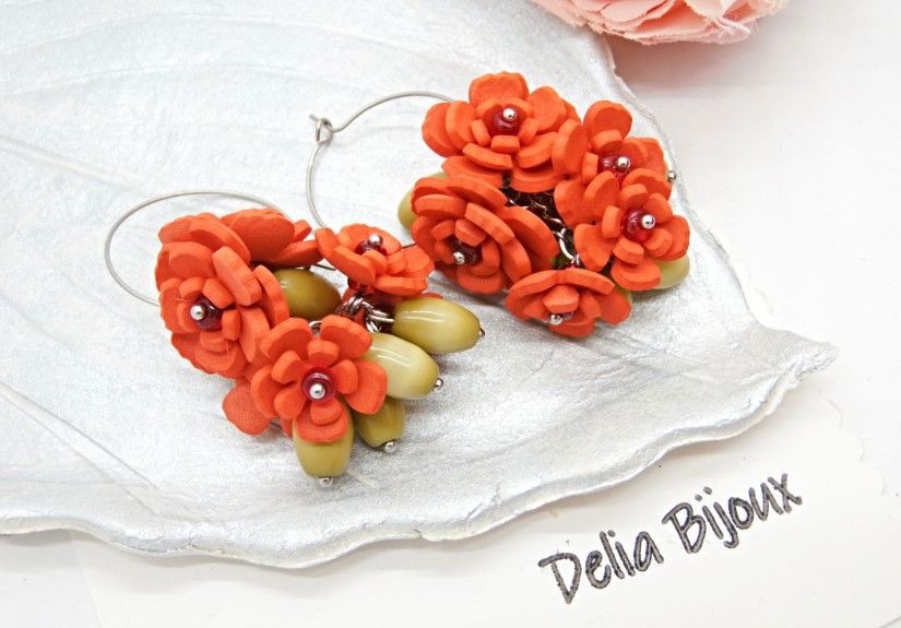 Cercei handmade cu flori rosii (cod1401)