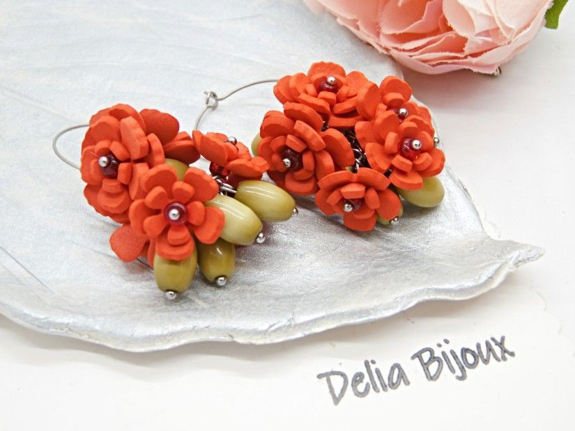 Cercei handmade cu flori rosii (cod1401)