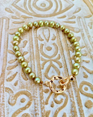 Bratara perle de cultura verde kaki