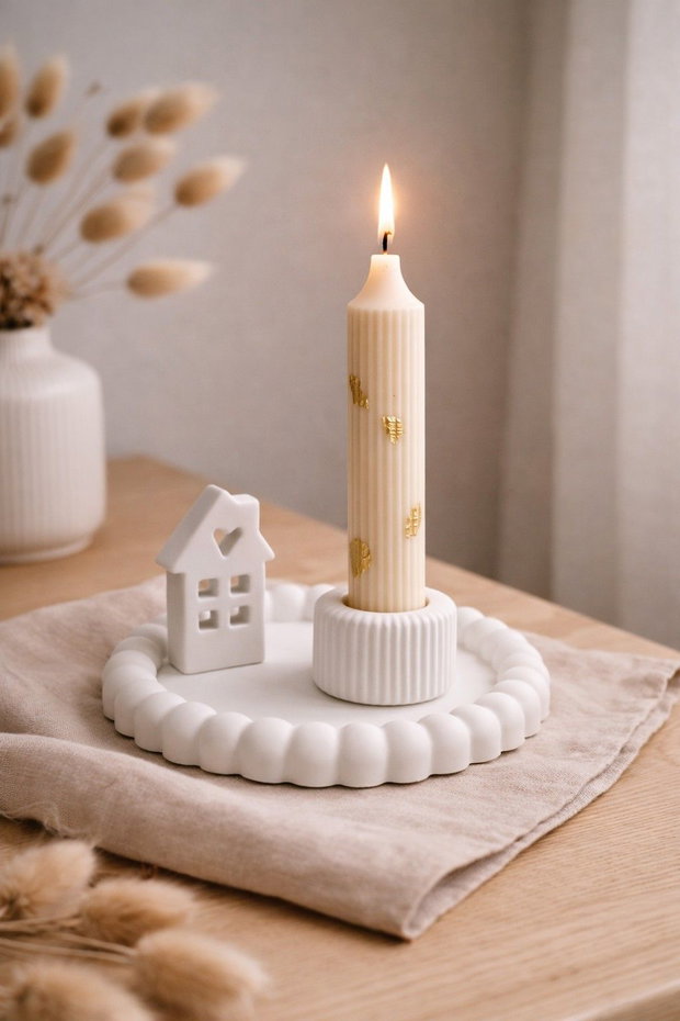 Set Cadou Decorativ Hygge Nordic Home cu Lumânare din Ceară Naturală de Soia, Tavă Ceramică Multifuncțională, Sfeșnic și Căsuță Decorativă