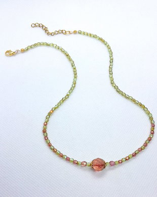 Colier elegant cu cristale de Cehia