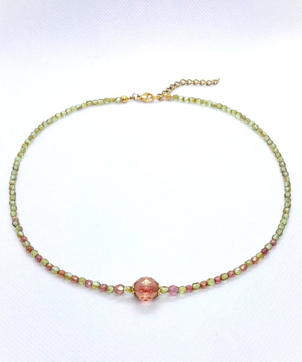 Colier elegant cu cristale de Cehia