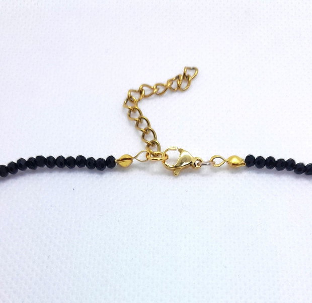 Colier elegant din cristale și perle negre