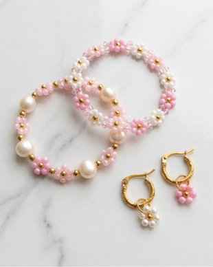 Rezervat Set Brățări și cercei - Pink Flowers & Pearls