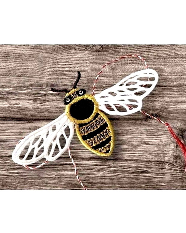 Martisor Albina Brodata