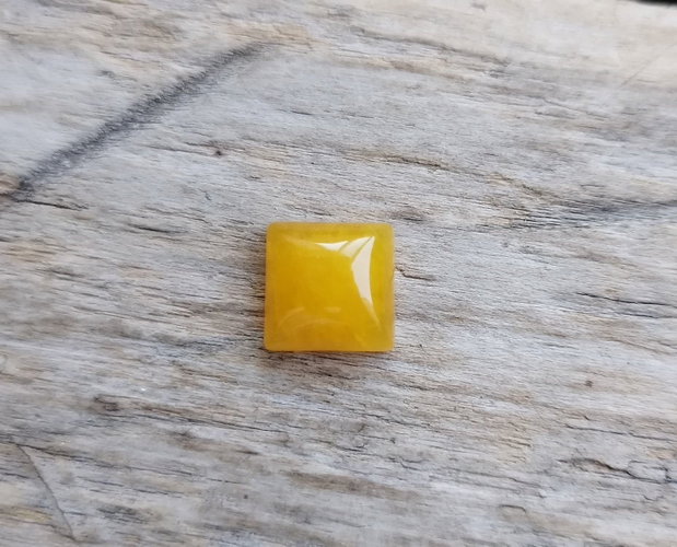 Cabochon jad galben, 10x10 mm