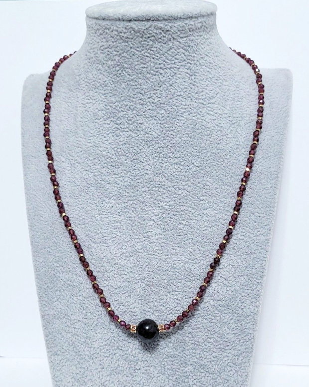 Colier argint 925 placat cu aur cu granat si hematit