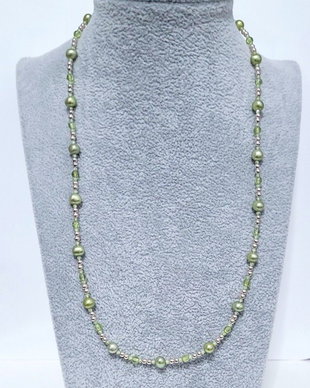 Colier aur roz filat cu peridot, perle de cultura, cuart verde si hematit