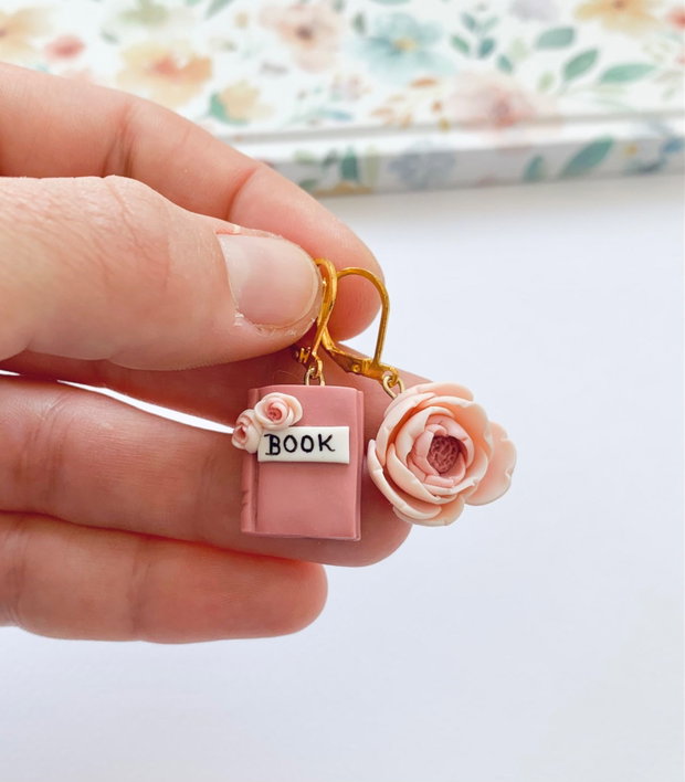 Cercei Flower and Book