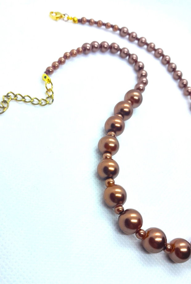 Colier din perle de sticlă