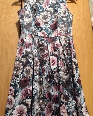 Rochie elegantă cu imprimeu floral