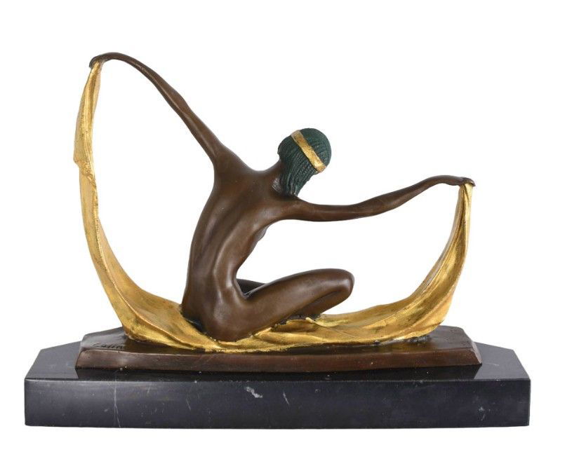 Isis-statueta din bronz cu un soclu din marmura