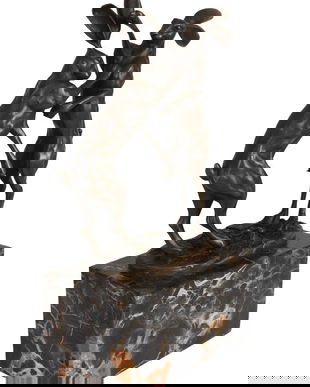 Iepurasi luptandu-se-statueta din bronz cu un soclu din marmura