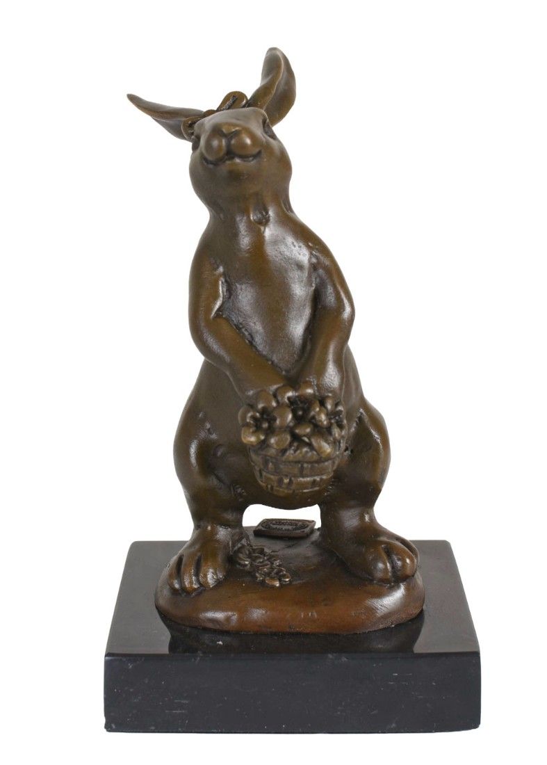 Iepuras-statueta din bronz cu un soclu din marmura