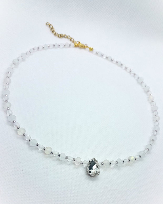 Colier cu cristale - alb opalescent