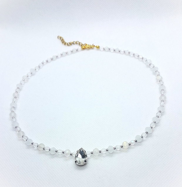 Colier cu cristale - alb opalescent
