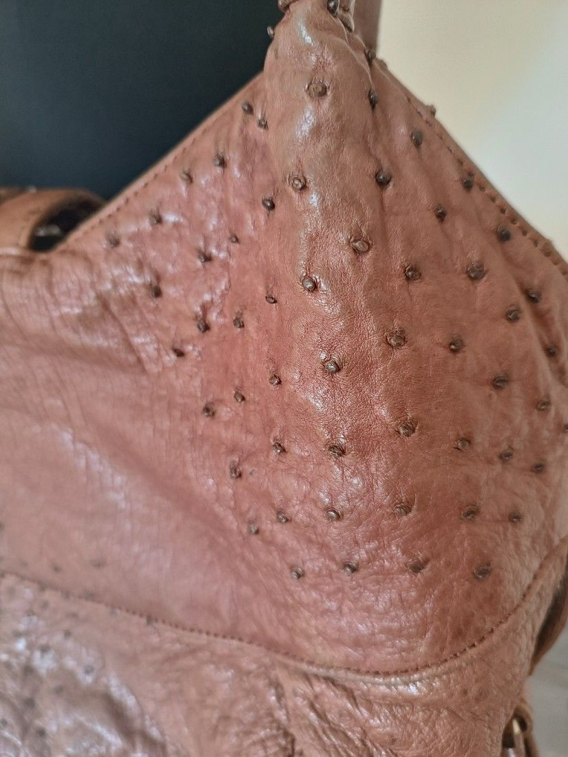 Geanta din piele de struț și crocodil