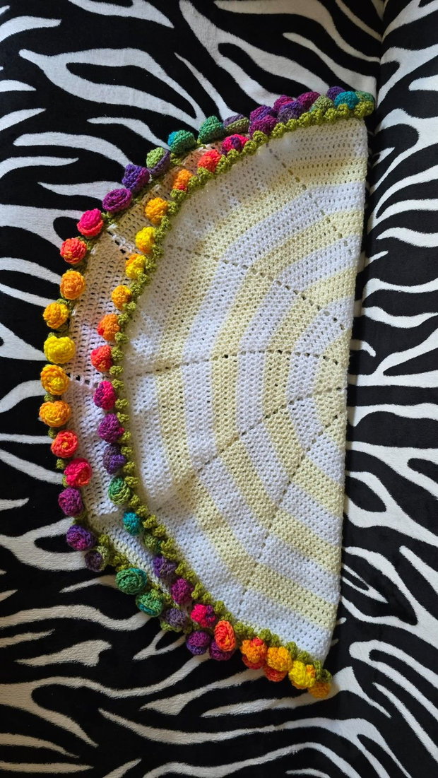 Păturica buchet de trandafiri colorați