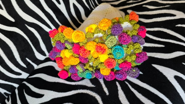 Păturica buchet de trandafiri colorați