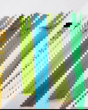 Fermoare diverse mărimi și culori