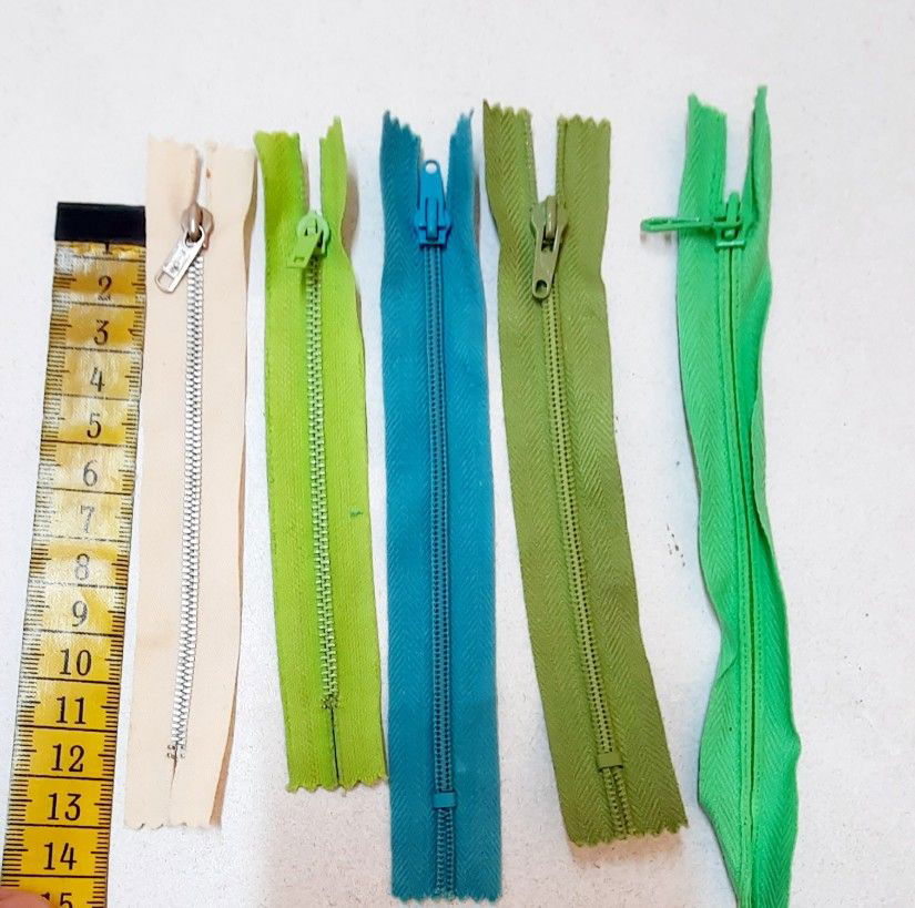 Fermoare diverse mărimi și culori