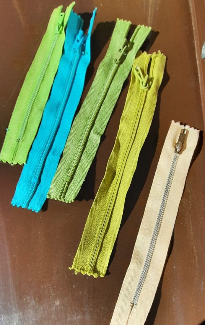 Fermoare diverse mărimi și culori