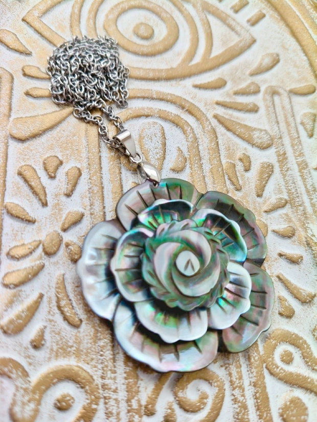 Pandantiv floare Paua Shell