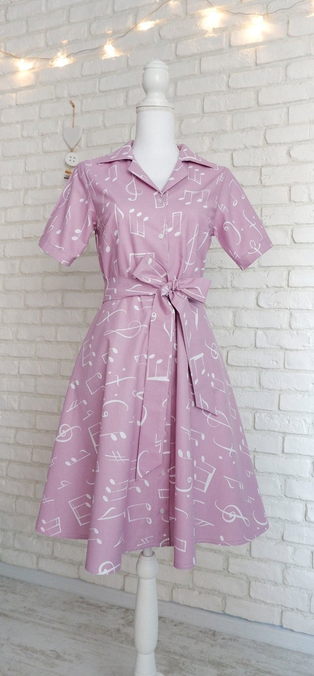 Rochie Camasa cu Revere Lila cu Note Muzicale