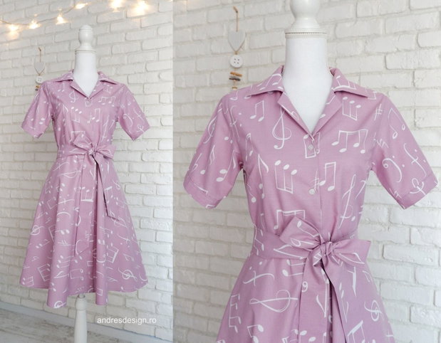 Rochie Camasa cu Revere Lila cu Note Muzicale